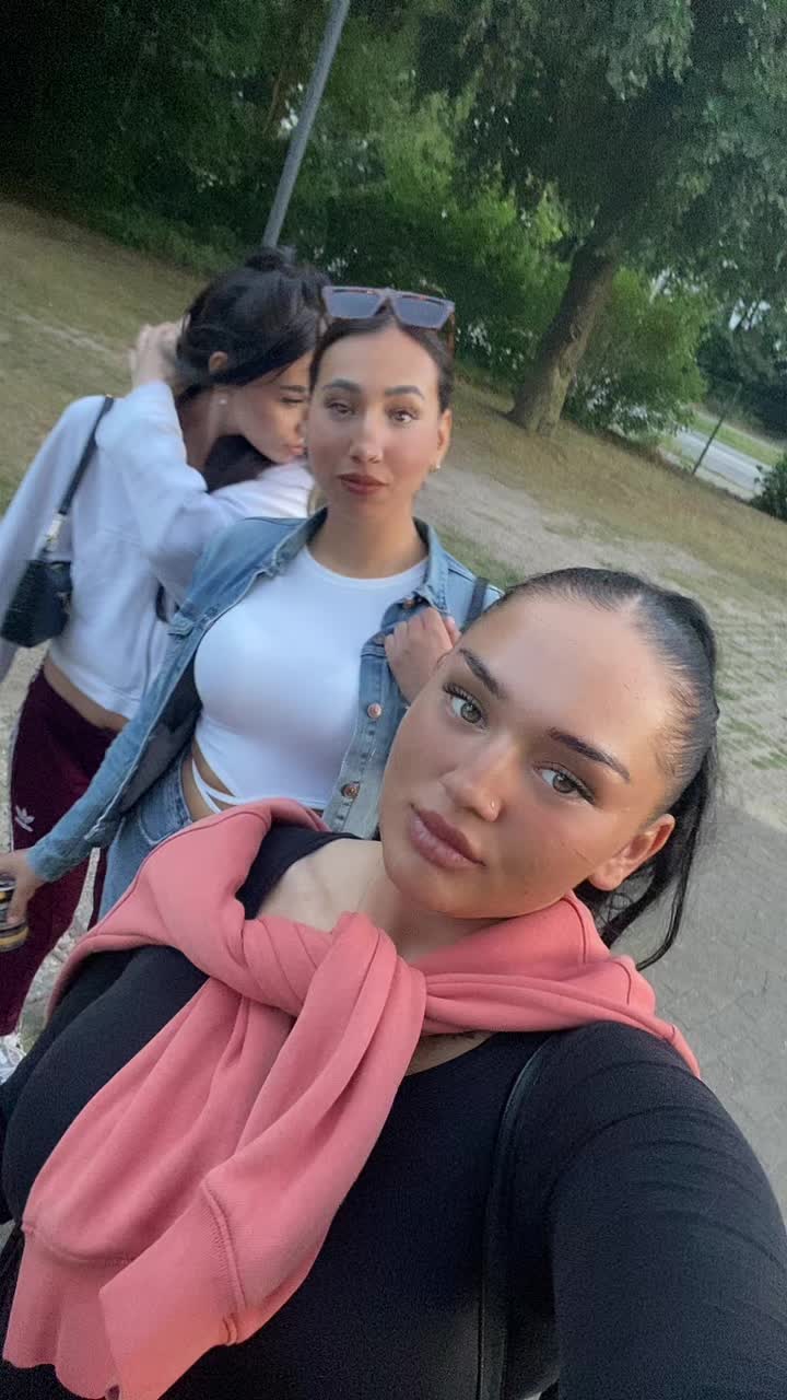 @Maria_hmbs