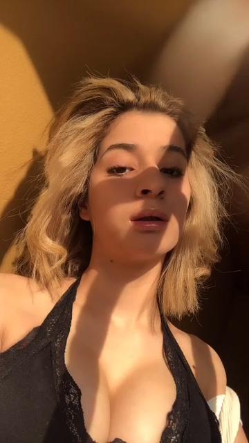 @✨ 𝑲 𝑹  ✨