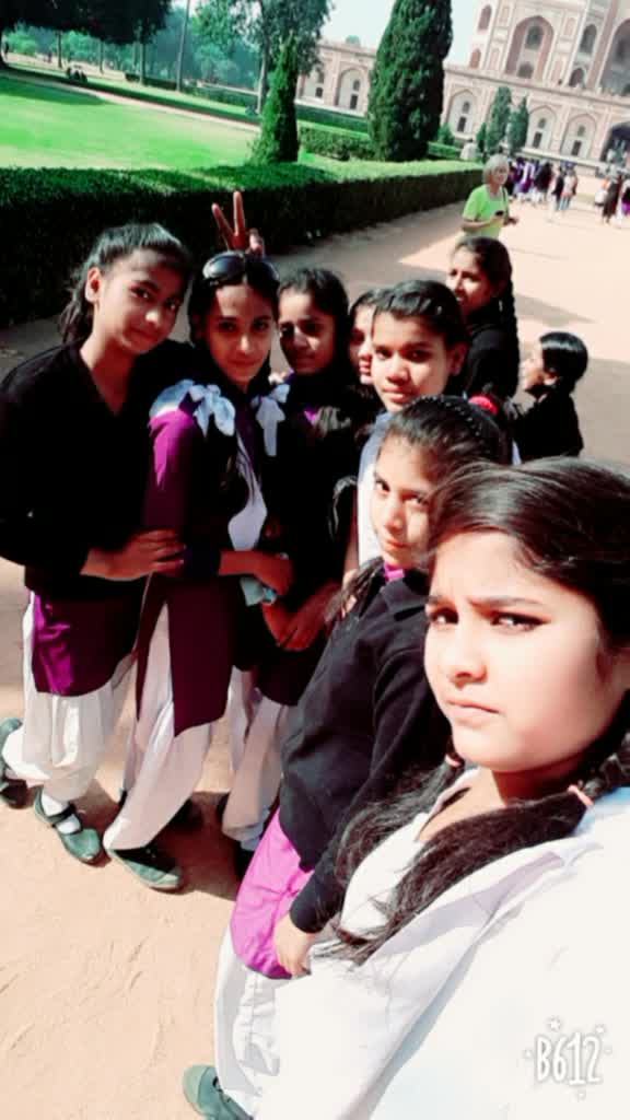 @shipra yadav 😚😙