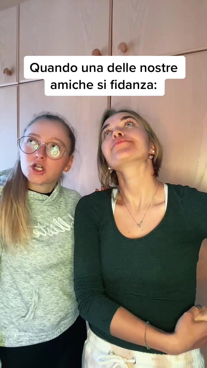 @_AleKat_