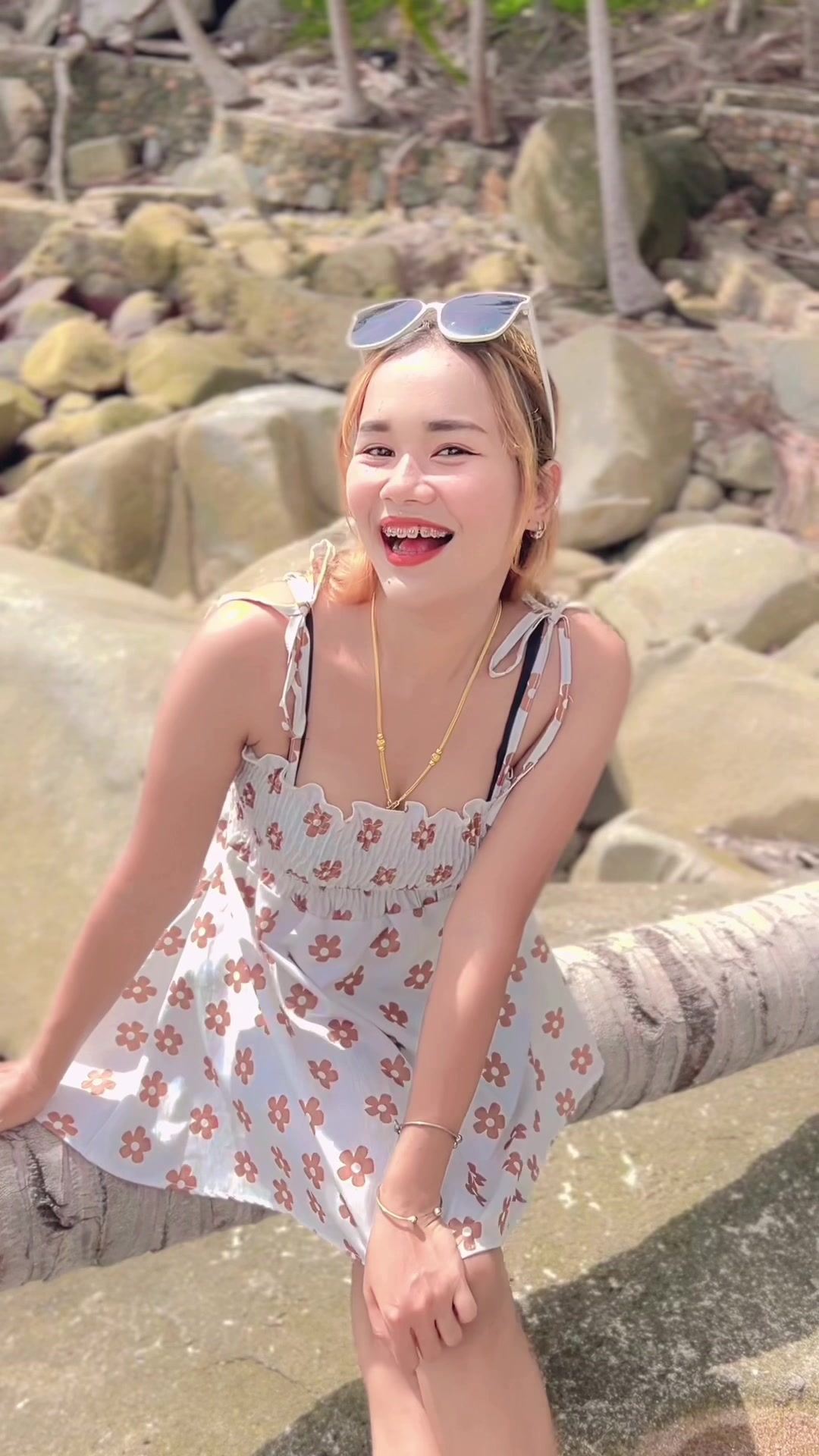 @โลลล' ตี.