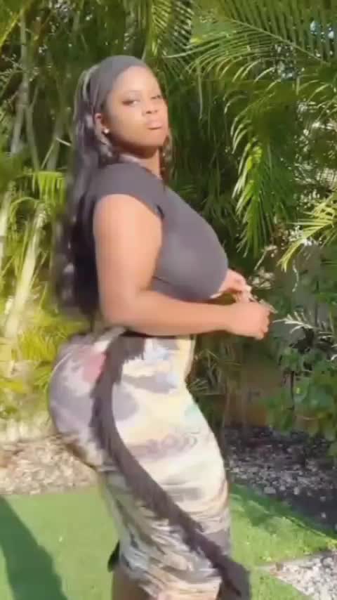 @Curvy_ Girls