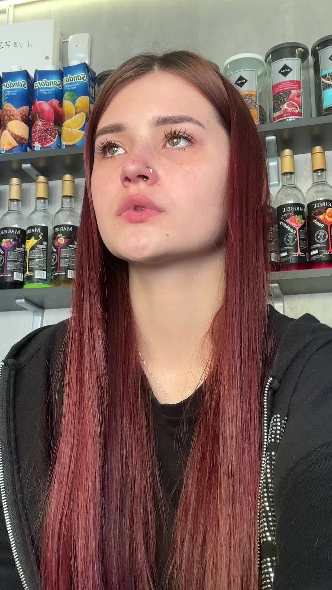 @что она тут забыла?
