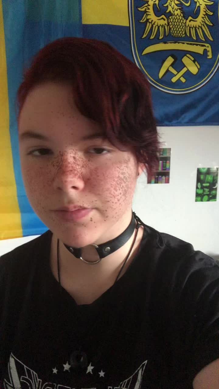@Emo Girl 🖤⛓️