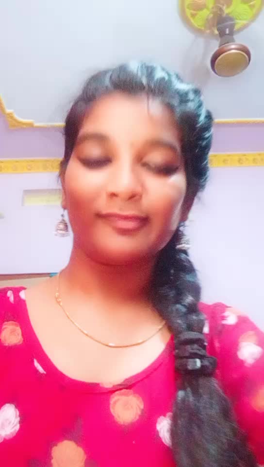 @geethu- selfie33