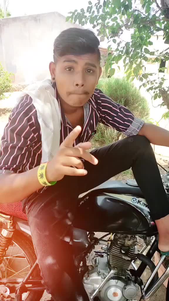 @🎗️MR HAPPINESS😋