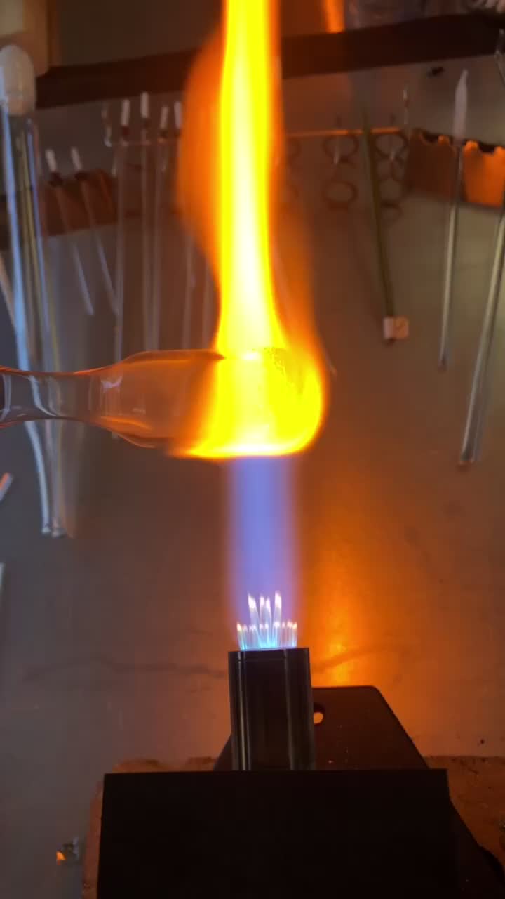 @LooLooGlass