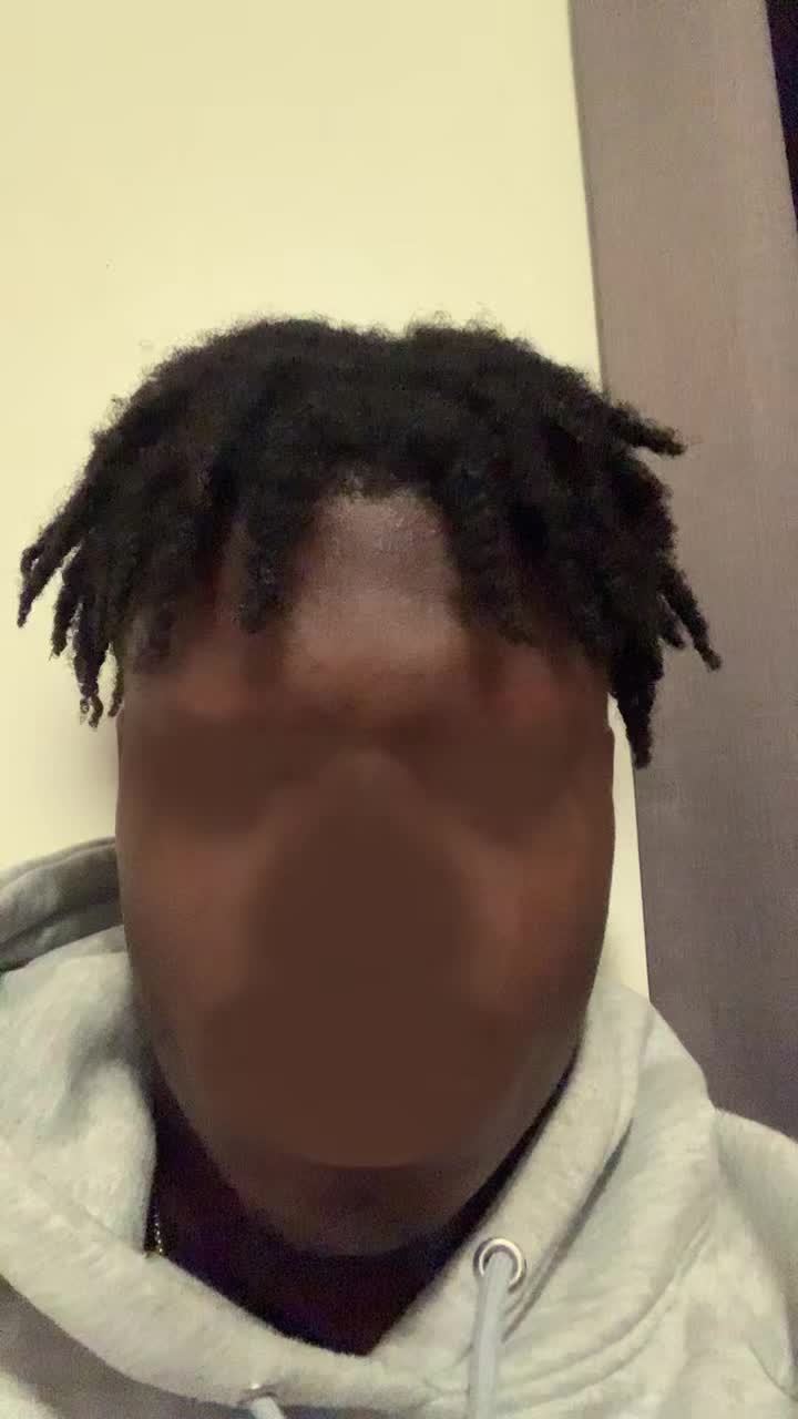 @DreB1_