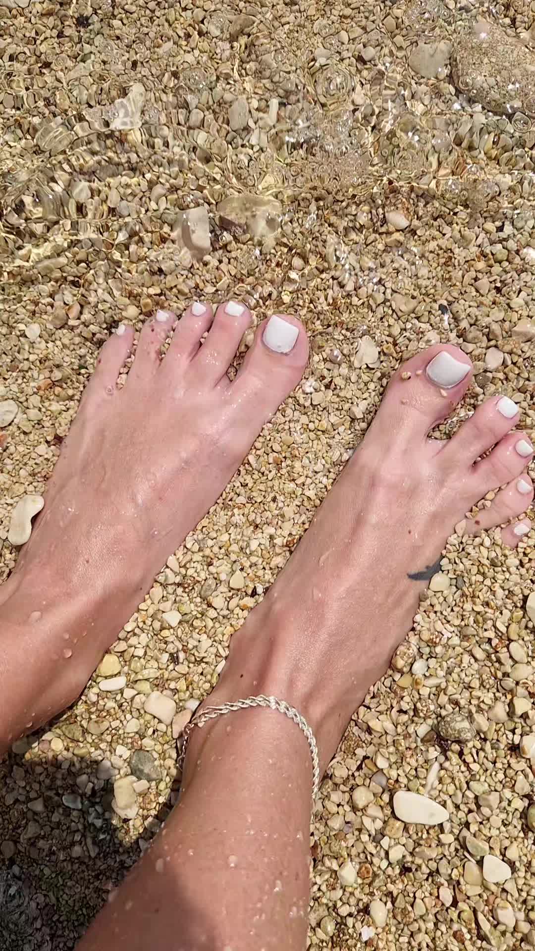 @Ana feet