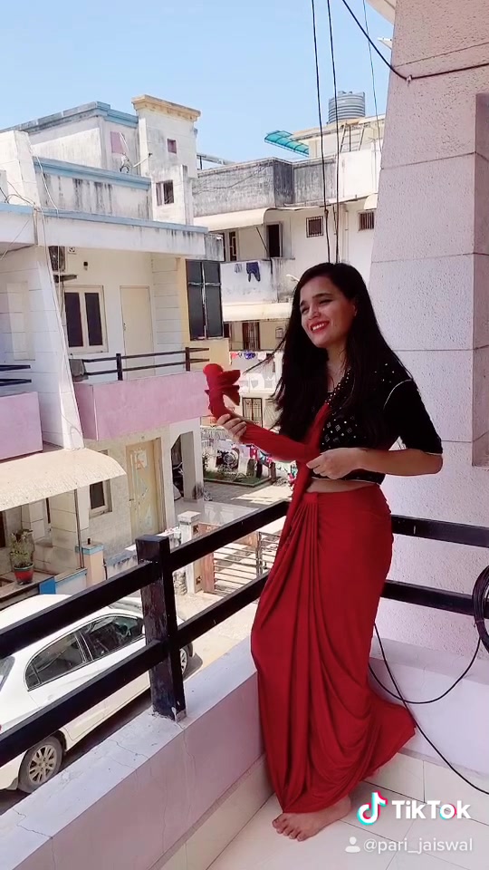@iampari_jas