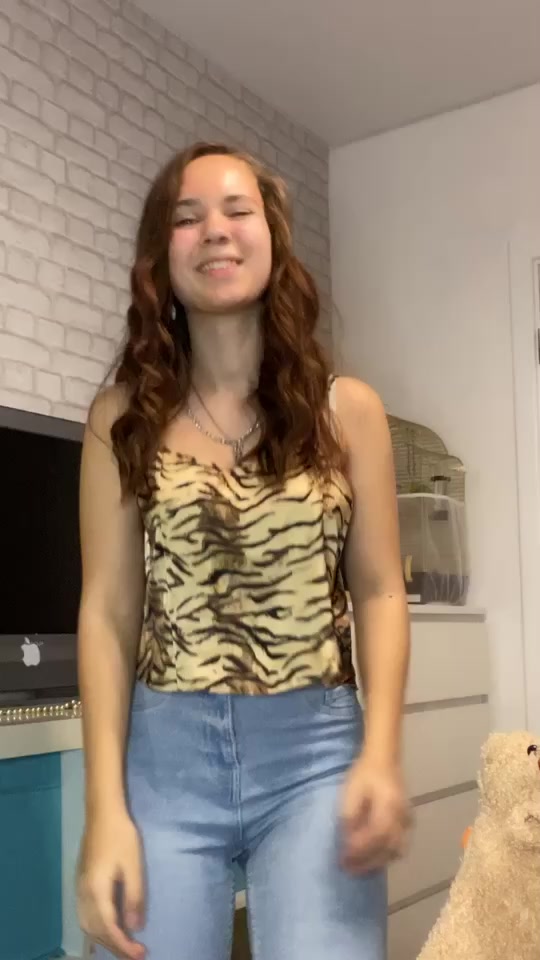 @Анжела😎✌️