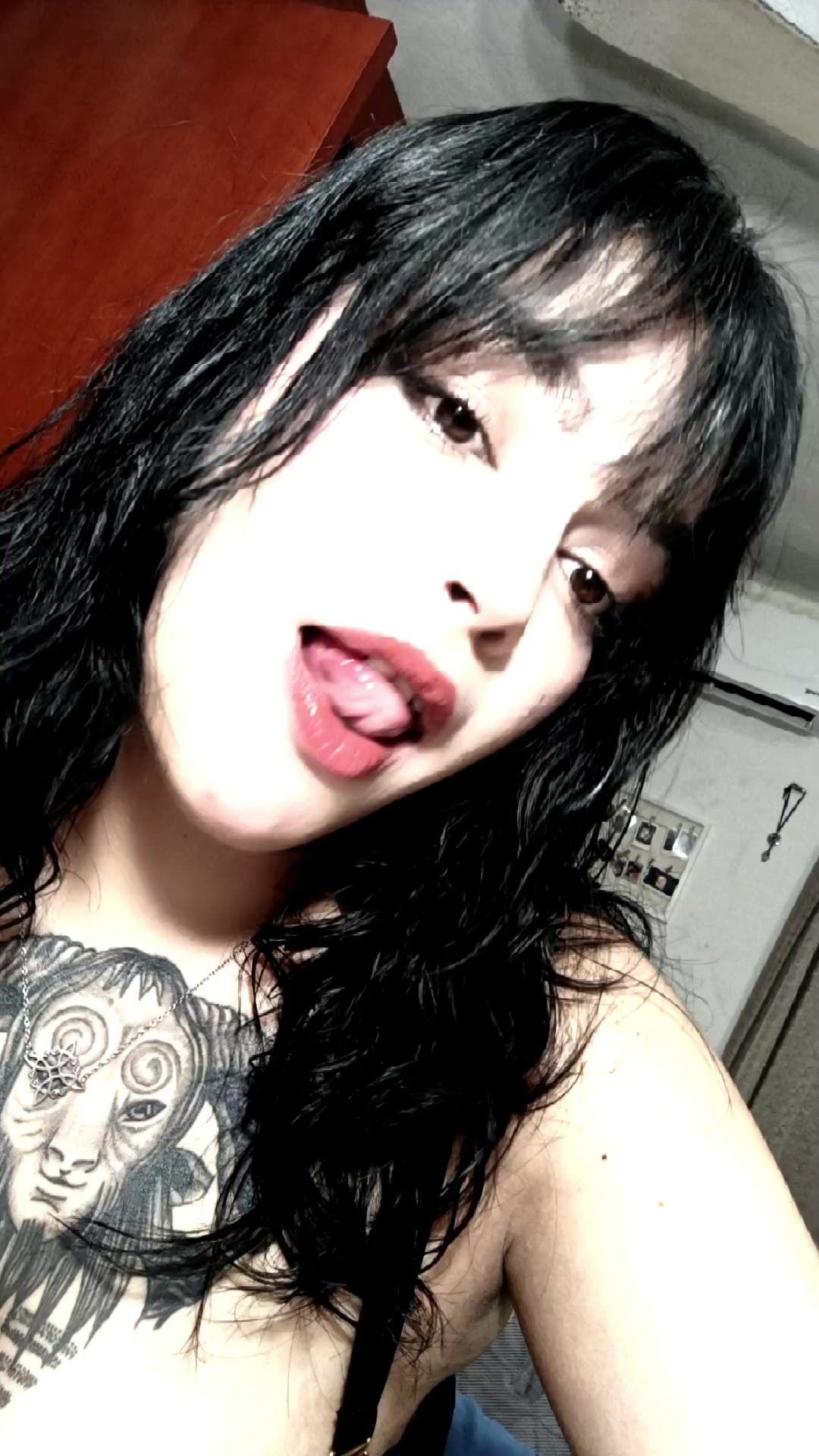 @hannialozano