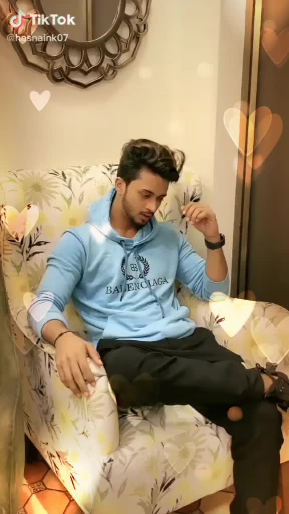 @Hasnain_Ashnoor