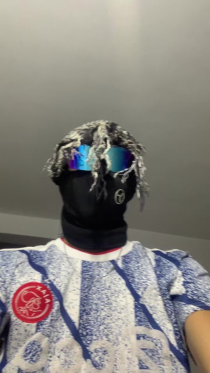 @Adamoox