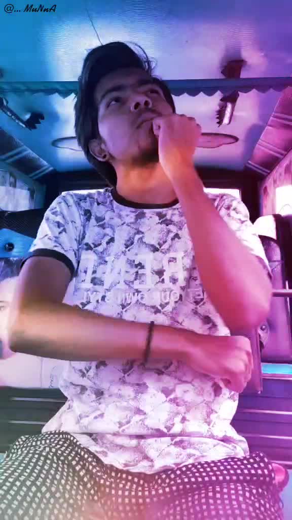 @HAT b0Y