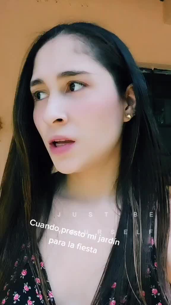@Mariana España