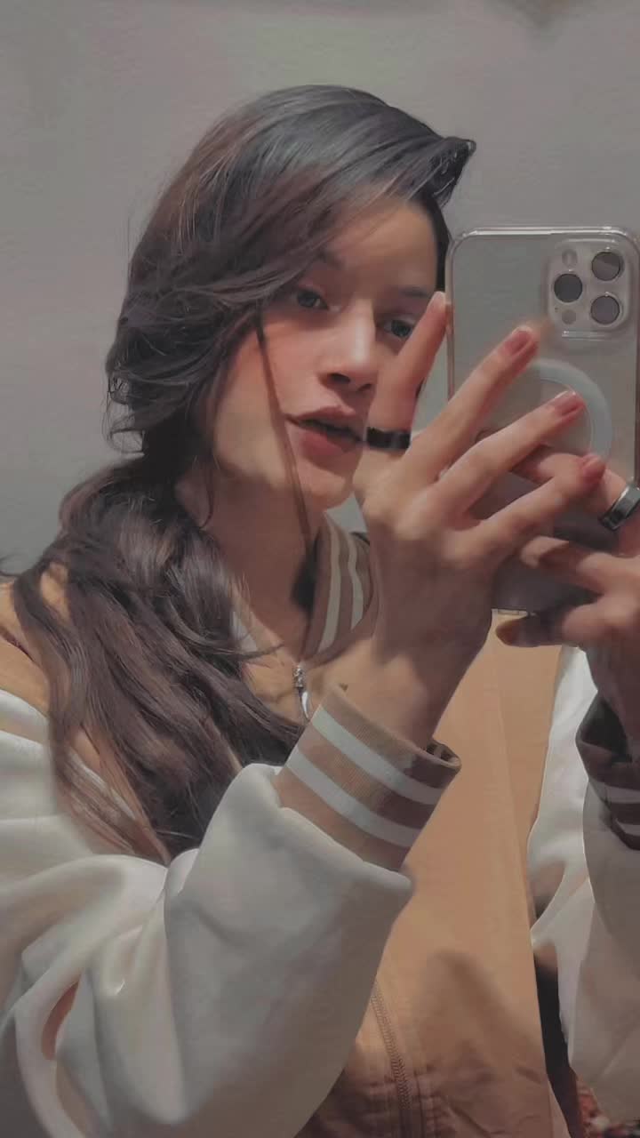 @علیشاء ملک 🦋
