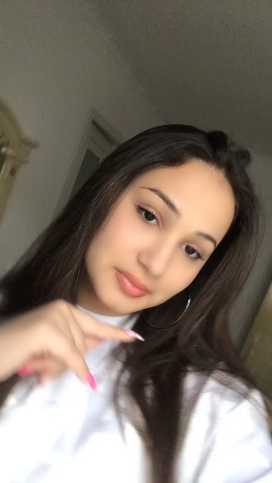 @Alexandraa_12