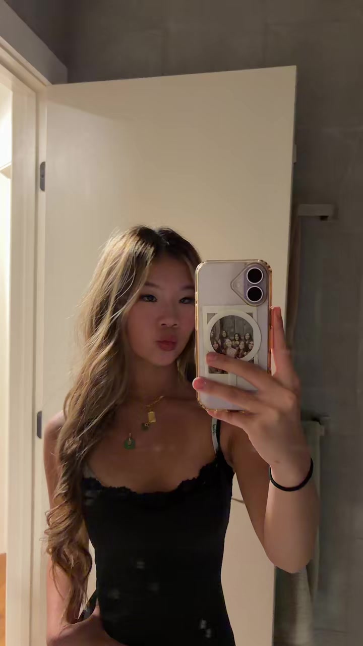 @ELLA CHAU