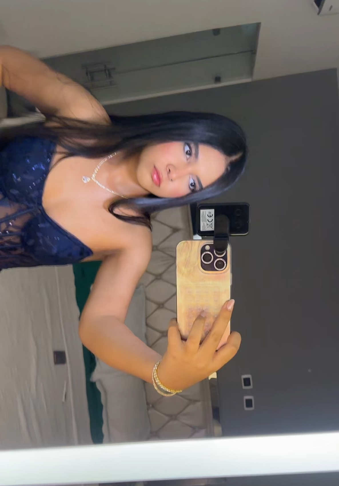@𝐈𝐬𝐚