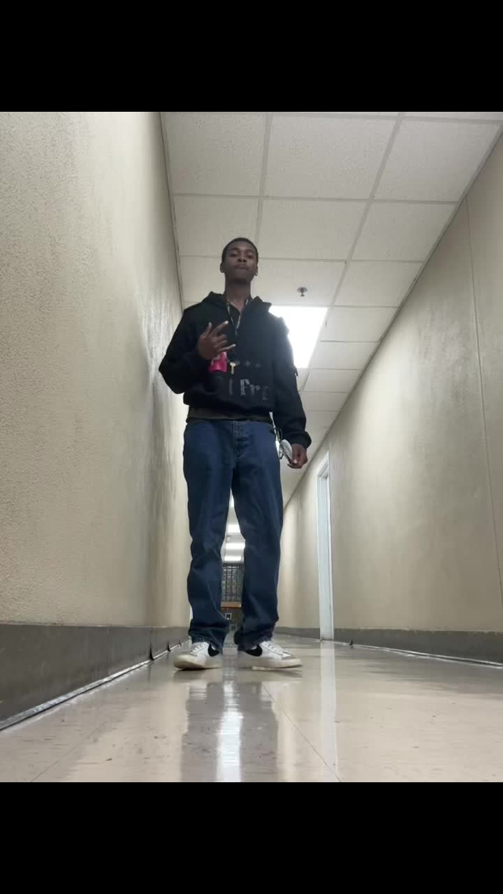 @⃟