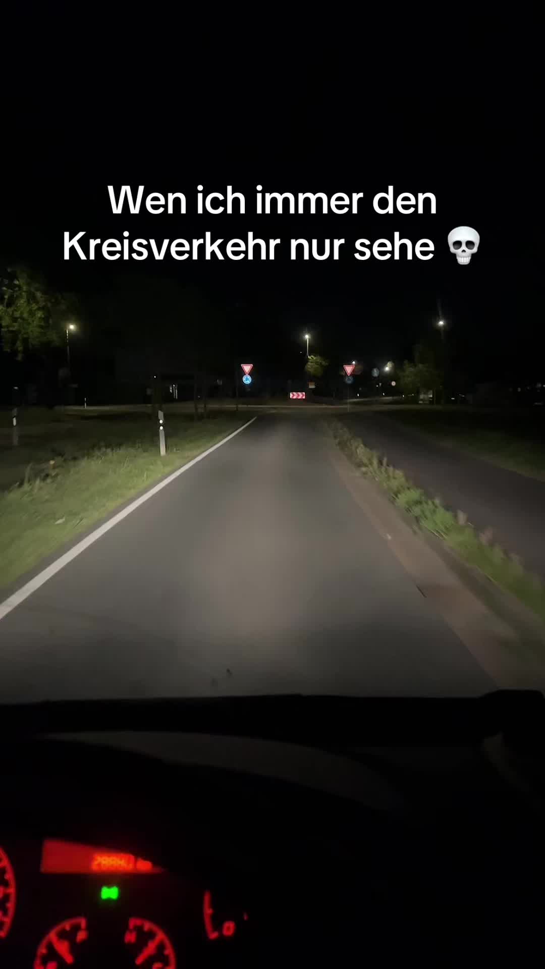 @Meʝoo