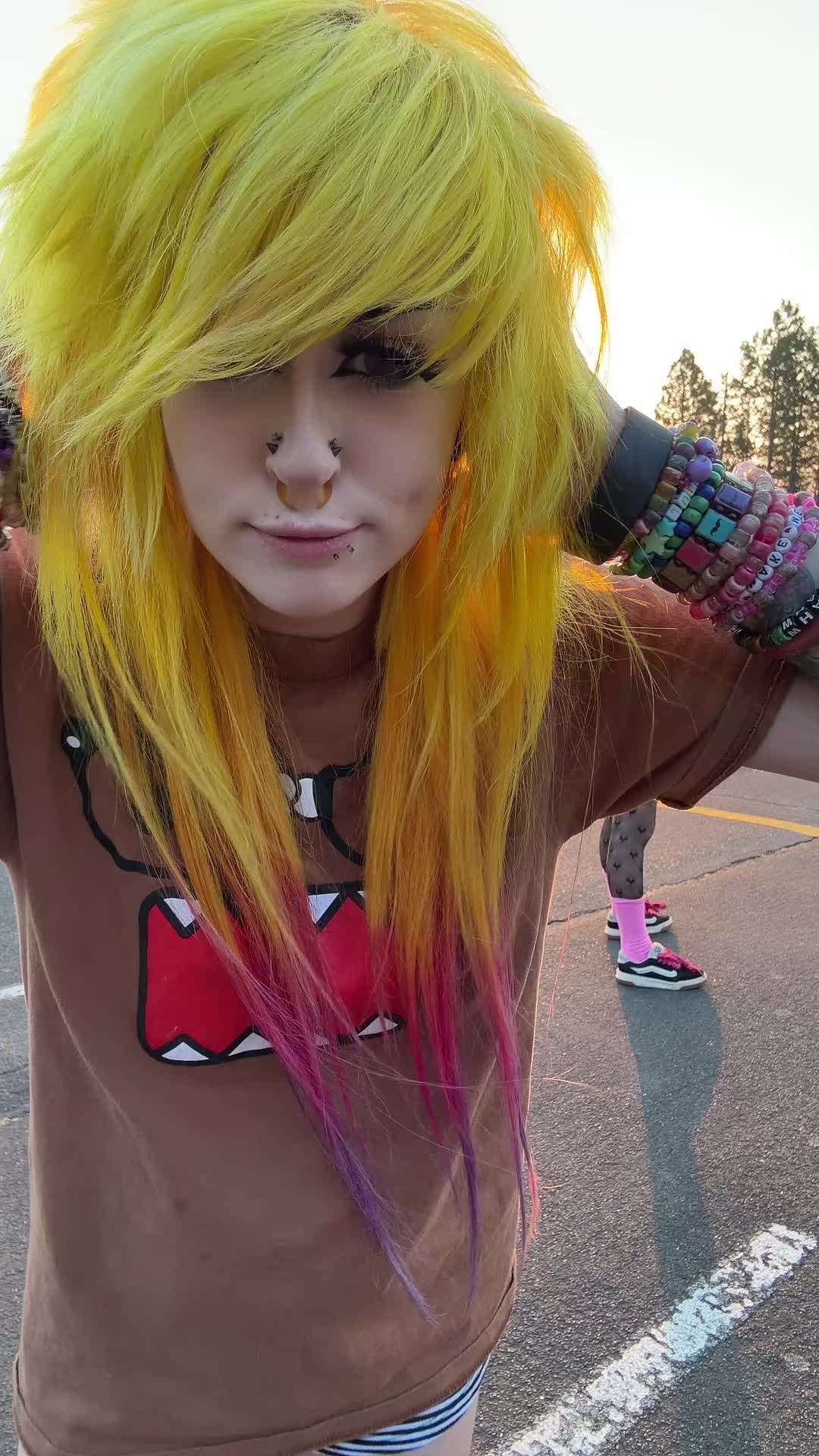 @Julia •^~^•
