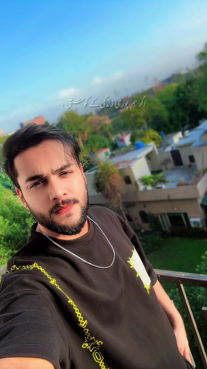 @لاریب خا ن🥀