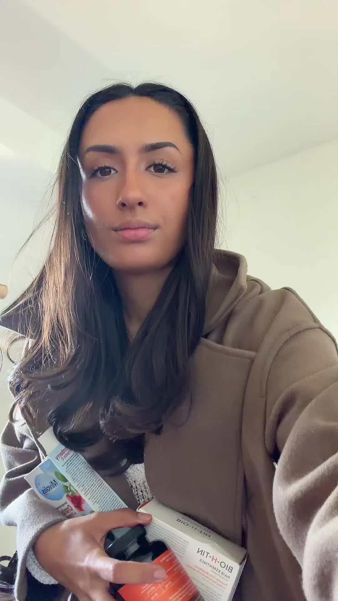 @Bella