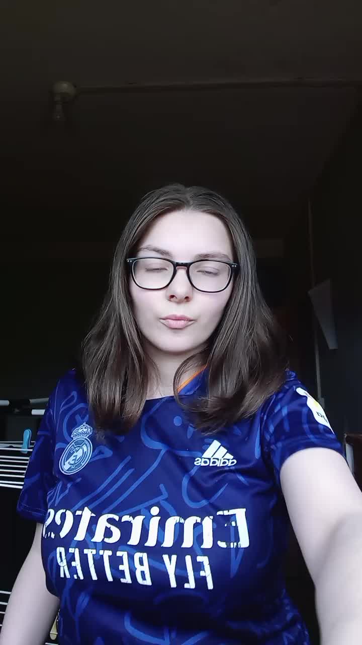 @Victoria🇪🇸🇧🇪🇮🇩