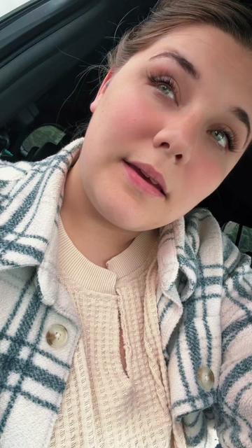 @Sabrina🌻🖤