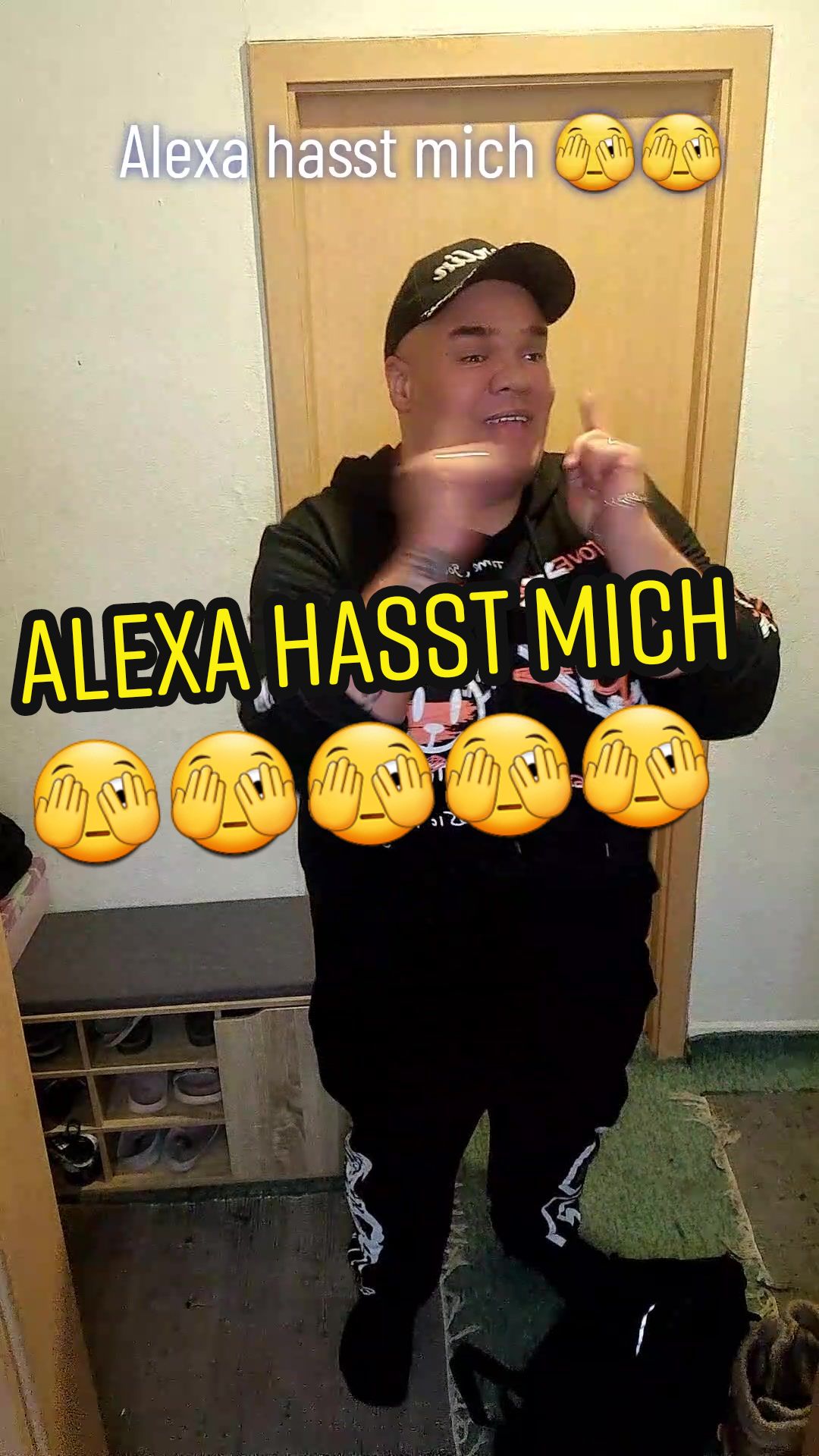 @ƬHΣ.ƁLΔCƘ.ΜƱFFI∏84
