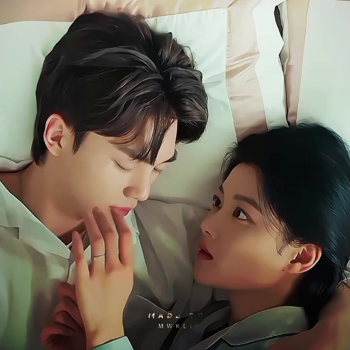 @Emma⁷ [Song Kang's ass cheeks]