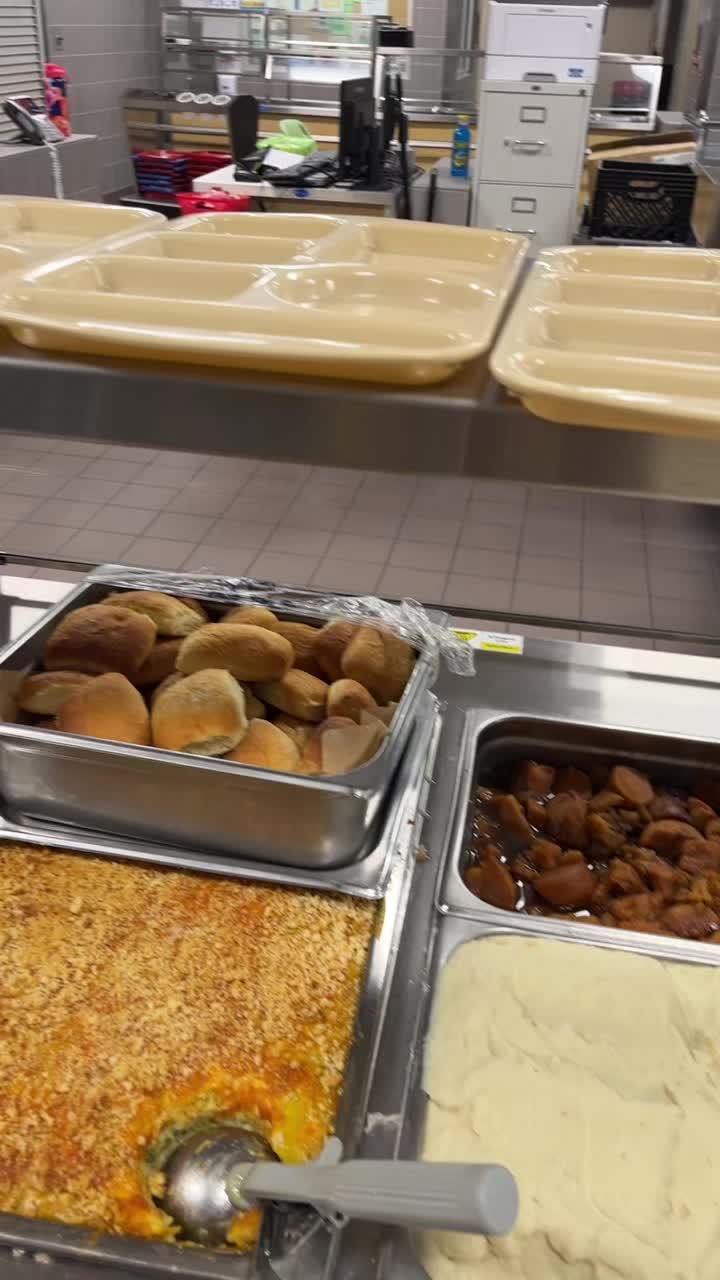 @Ree Ree Ford The Lunch Lady 💋