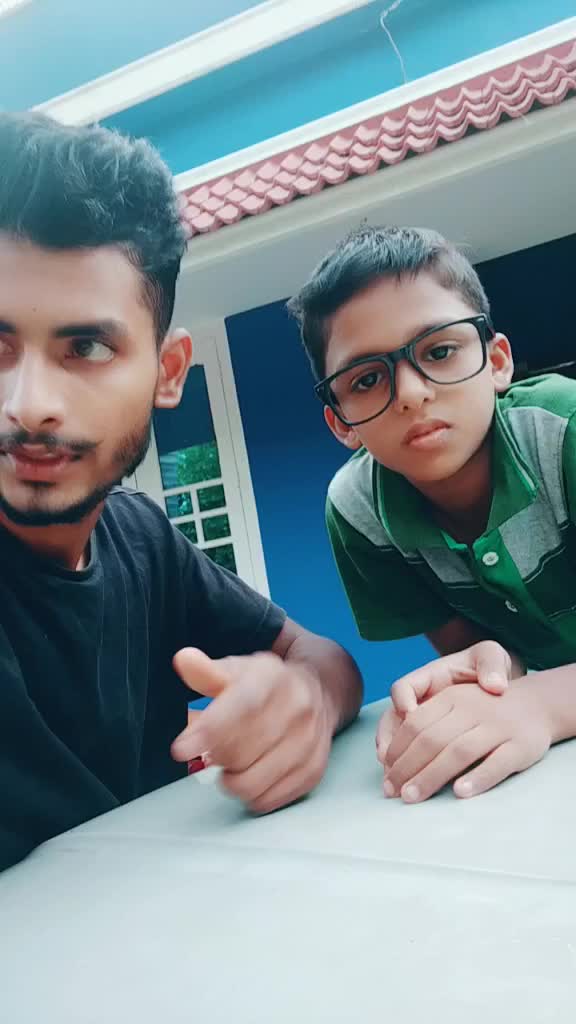 @Vishnujithuz