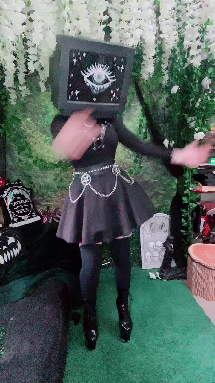 @SkyeOpheliaWarwick