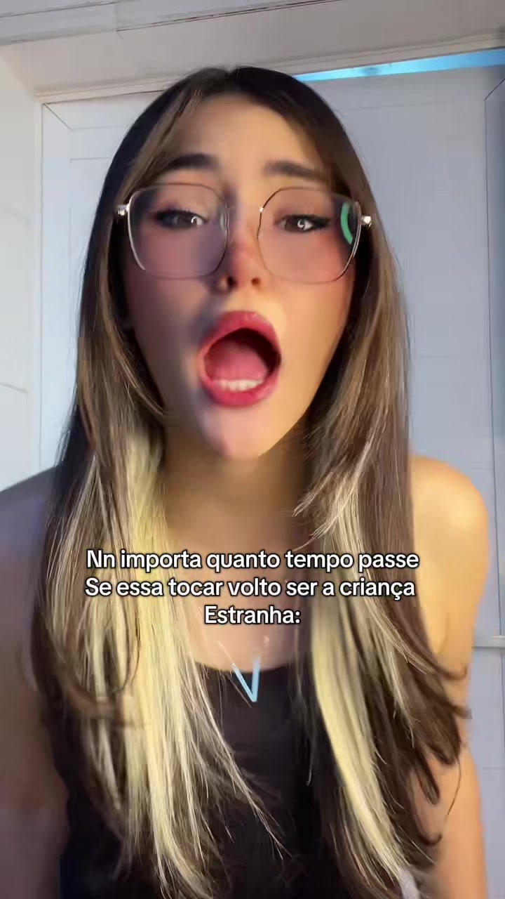 @VickyOlliveira