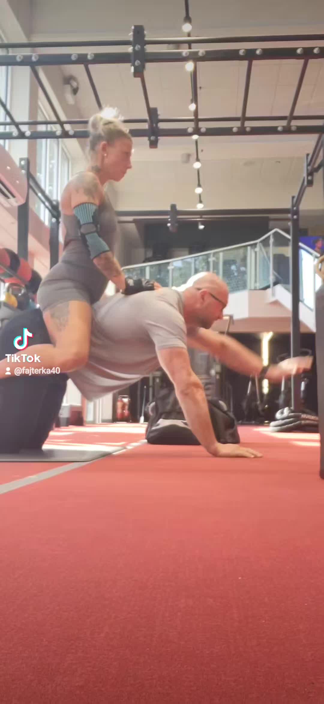 @Fajterka40💪