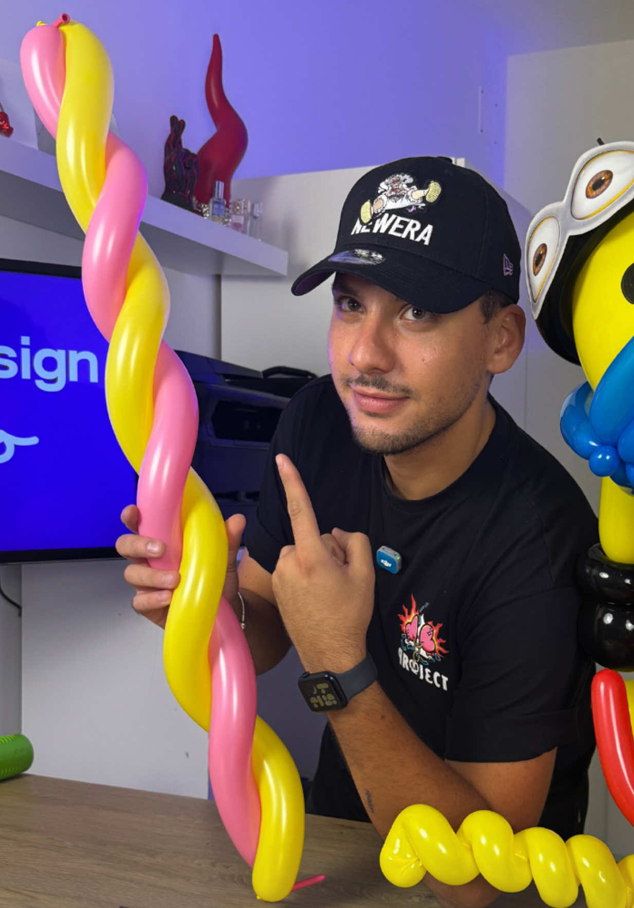 @Nello_Balloon Artist