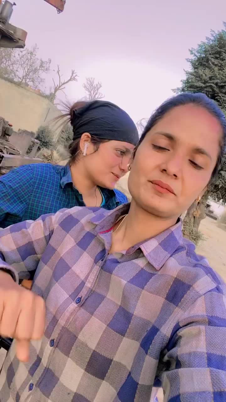 @brown_kudi_welder_girl