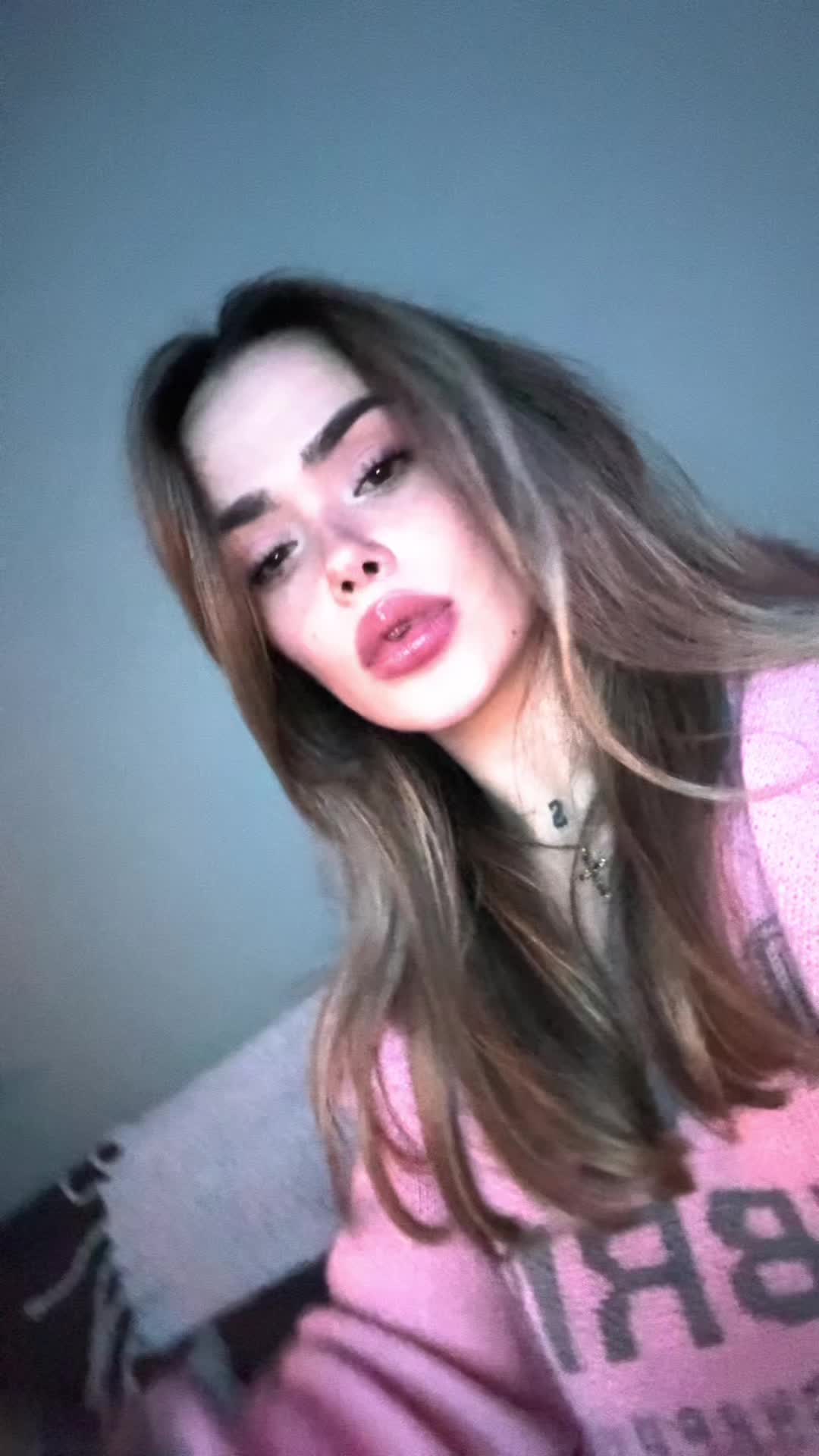 @Esther Guil 🍒