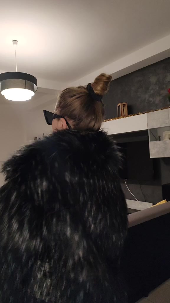 @Monika😎