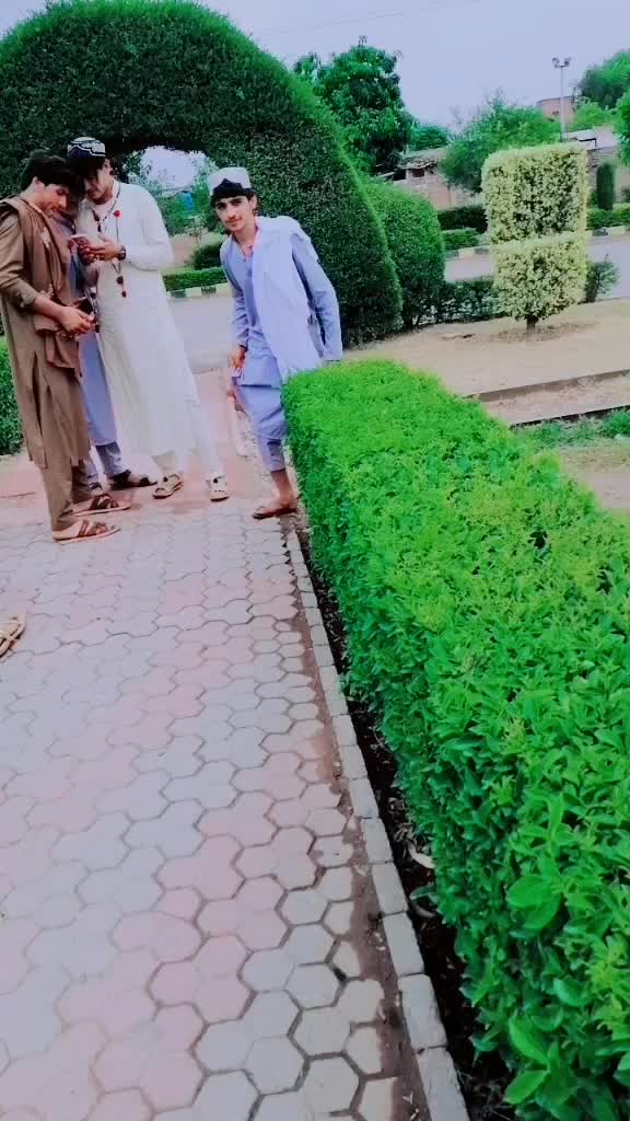 @ن ص ي ر حسين مروت ________A