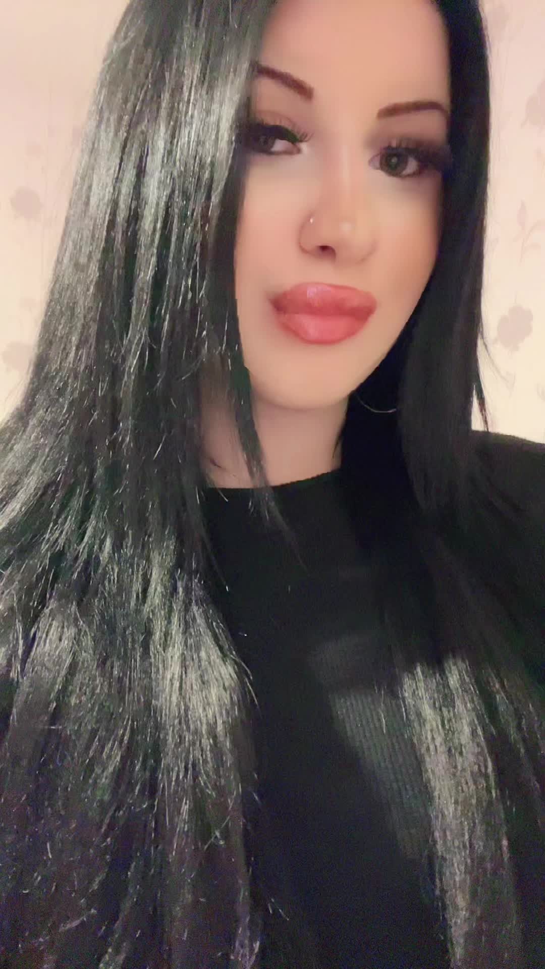 @elis_ queen_20