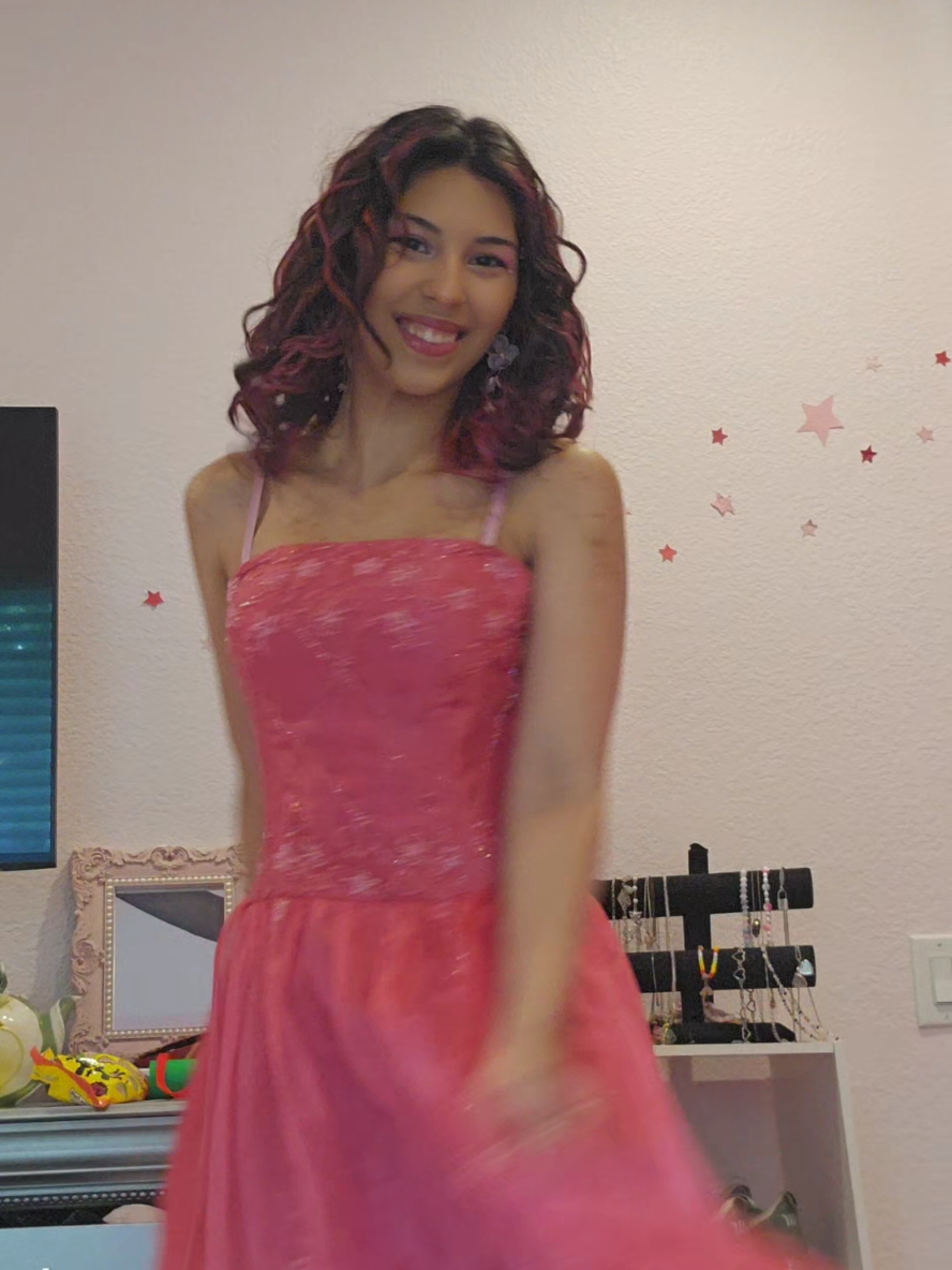 @Nikki 🫶❤️🧡🤍🩷💜