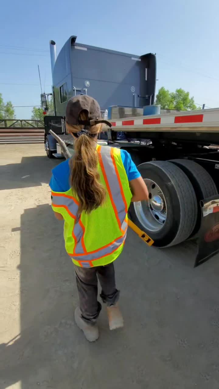 @Pinay Trucker Girl USA