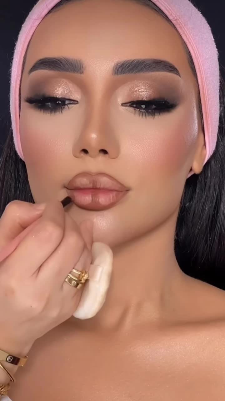 @&Aacute;fricamakeup_essence