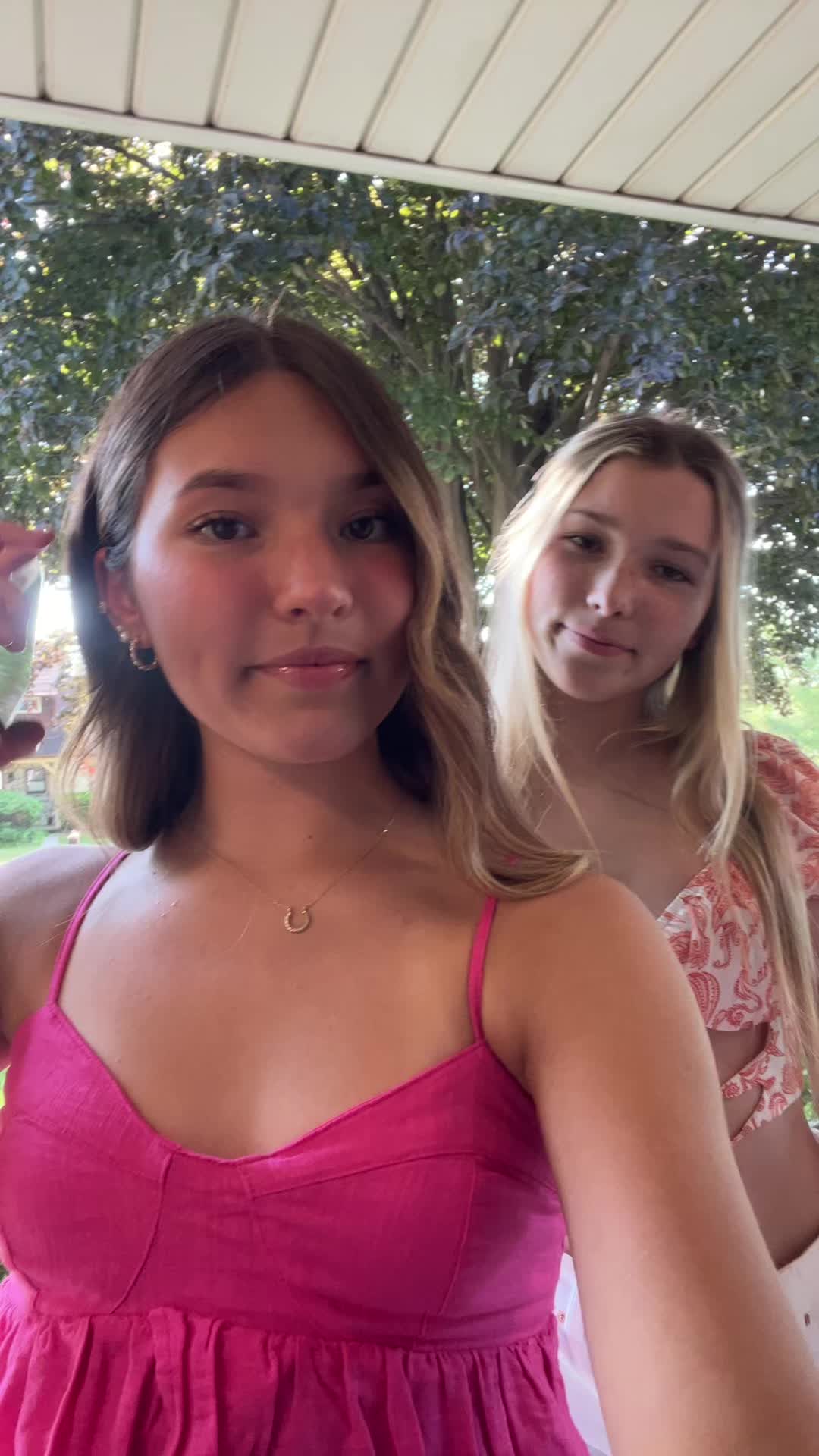 @bella