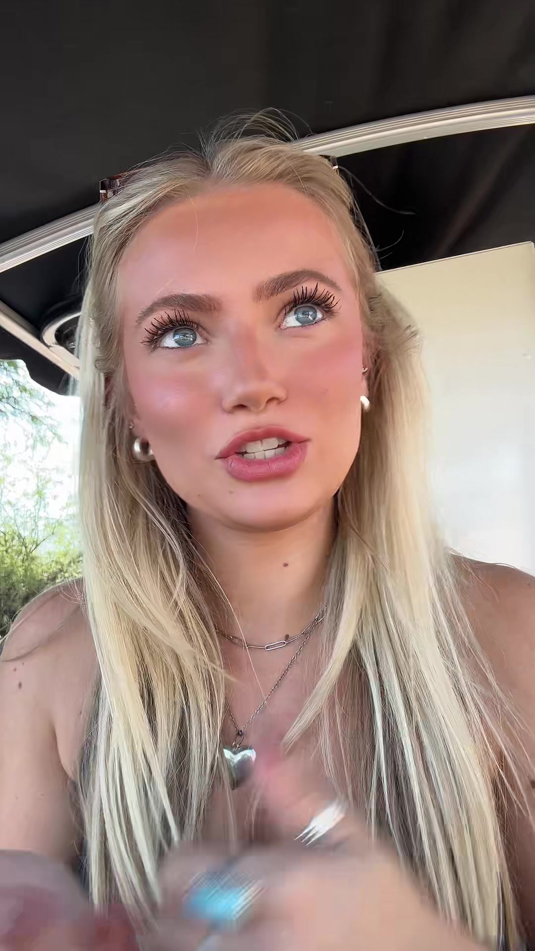 @kambriella