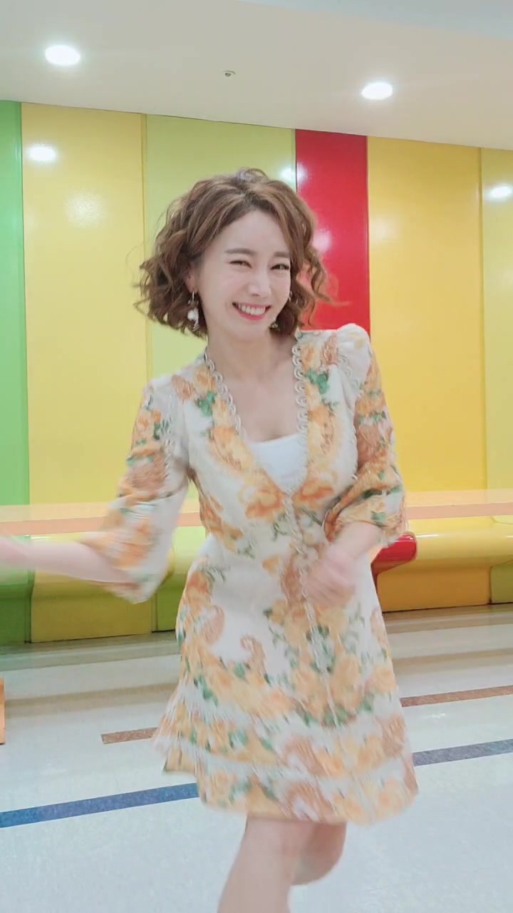 @한소영(韩素英)